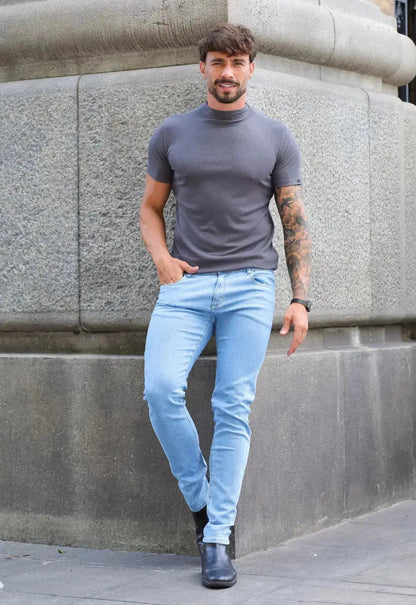 Camiseta Slim Gola Média Cinza