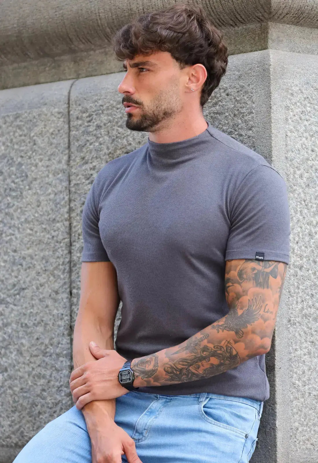 Camiseta Slim Gola Média Cinza