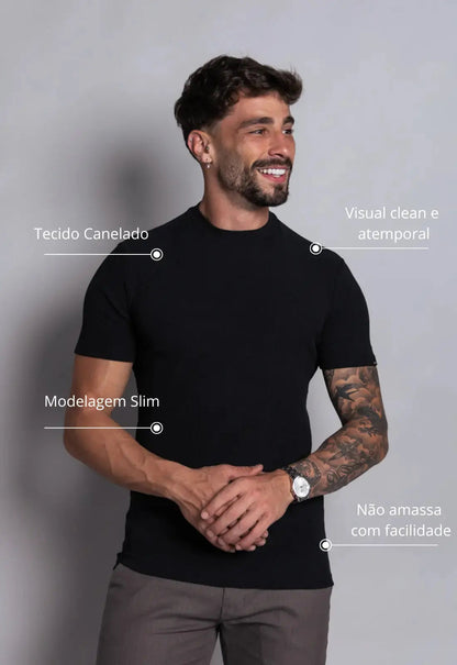 Camiseta Canelada Gola Média Preta